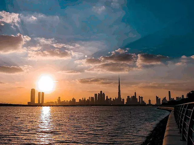 Dubai Population Exceeds 4 Million as Property Deals Hit Dh900 Billion | Estattor